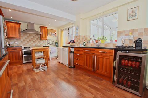 4 bedroom detached house for sale, The Campions, Borehamwood