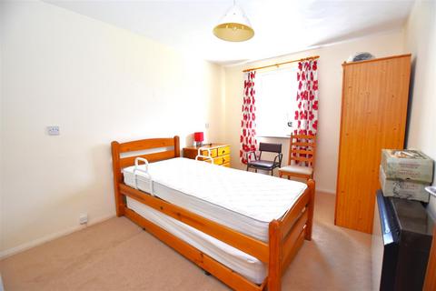1 bedroom retirement property for sale, Ashingdon Road, Rochford