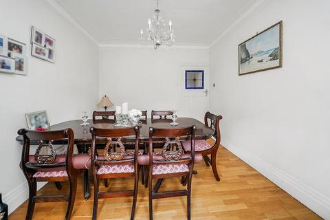 28 Sunset Avenue, London, E4 7LW