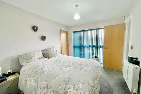 2 bedroom flat for sale, West Quay, Newhaven