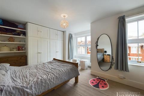 3 bedroom end of terrace house for sale, Penrith Road, Basingstoke RG21