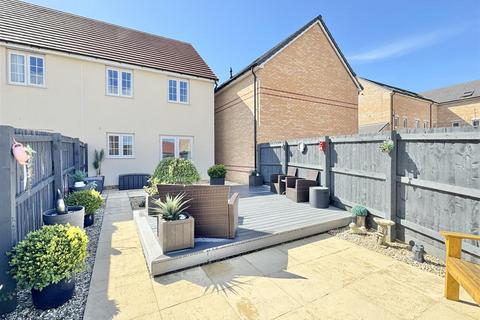 3 bedroom semi-detached house for sale, Varve Close, Roundswell, Barnstaple