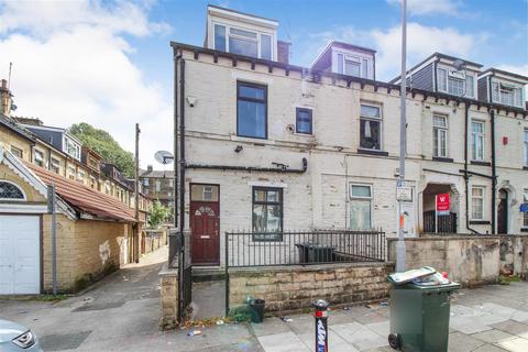 31 Grantham Road, Bradford, BD7 1RN