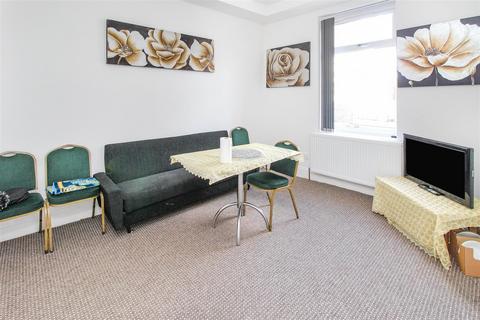 31 Grantham Road, Bradford, BD7 1RN
