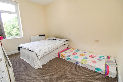 31 Grantham Road, Bradford, BD7 1RN