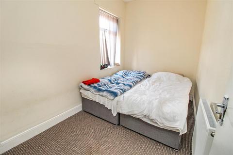 31 Grantham Road, Bradford, BD7 1RN