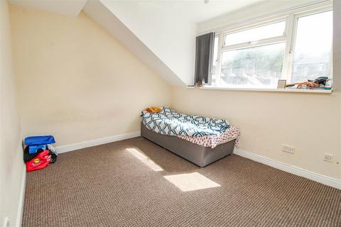 31 Grantham Road, Bradford, BD7 1RN