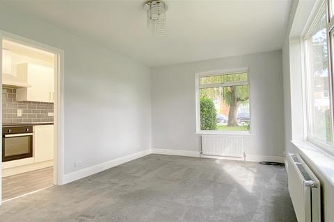 2 bedroom flat to rent, Stonehurst Road, Worthing BN13