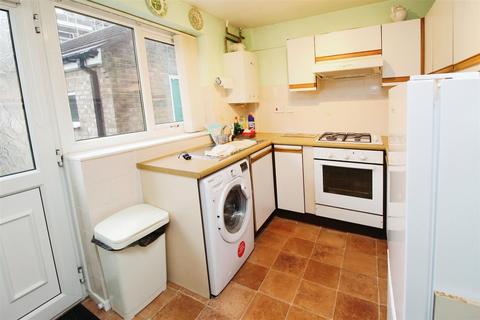2 bedroom semi-detached house for sale, Shire Close, Bradford BD6
