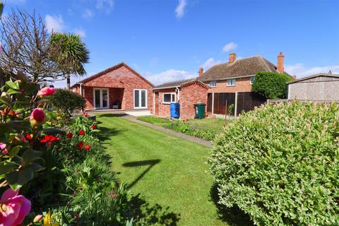 3 bedroom detached bungalow for sale, Holywell Road, Alford