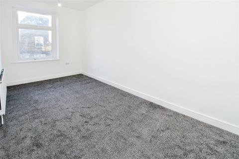 4 Christopher Terrace, Bradford, BD5 9DJ