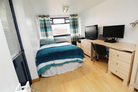 97 Jer Lane, Bradford, BD7 4NW
