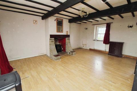 3 bedroom cottage for sale, Coll Place, Bradford BD6