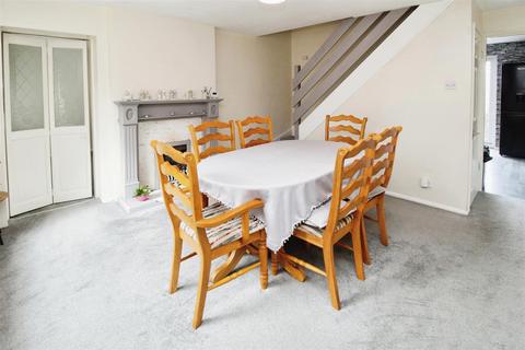 4 bedroom end of terrace house for sale, Astral View, Bradford BD6