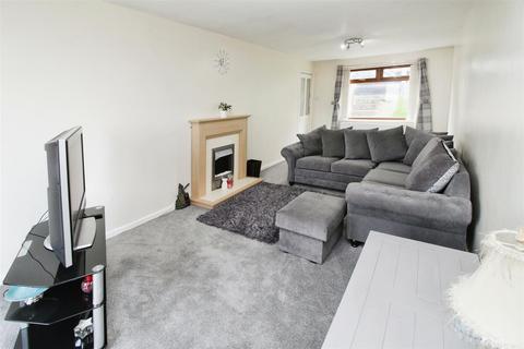 4 bedroom end of terrace house for sale, Astral View, Bradford BD6