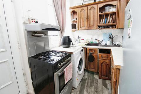 2 bedroom terraced house for sale, Hartington Terrace, Bradford BD7