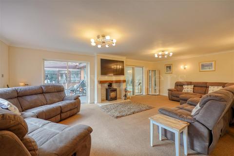 6 bedroom bungalow for sale, Church Lane, Asfordby