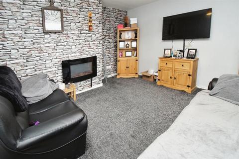 13 Ruffield Side, Wyke, Bradford, BD12 8DP