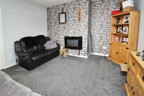 13 Ruffield Side, Wyke, Bradford, BD12 8DP