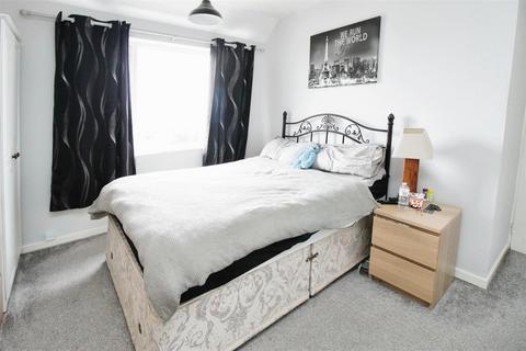 13 Ruffield Side, Wyke, Bradford, BD12 8DP