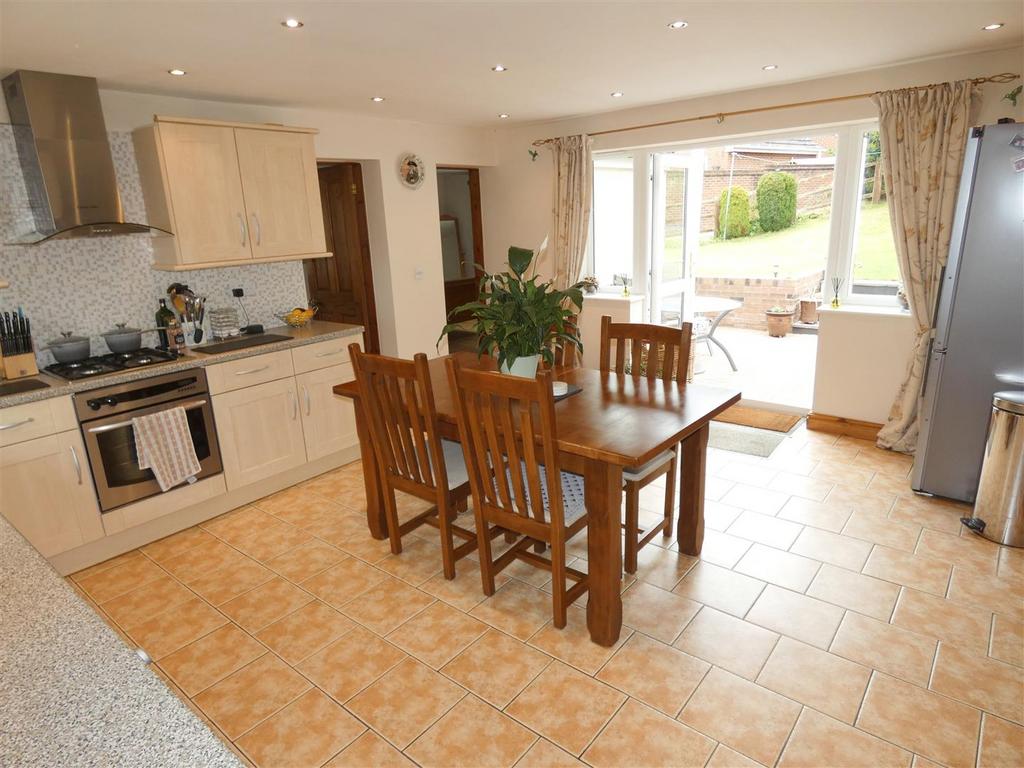 Kitchen/Family Room