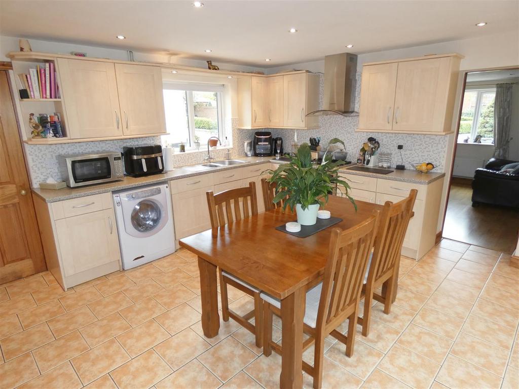 Kitchen/Family Room