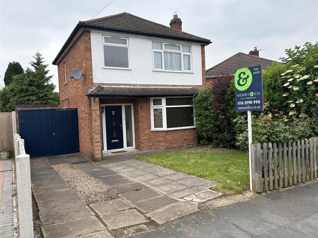 Stonehill Avenue, Birstall, Leics 3 bed detached house for sale £250,000