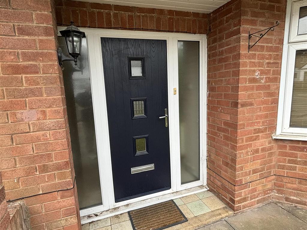 Stonehill Avenue, Birstall, Leics 3 bed detached house for sale £250,000