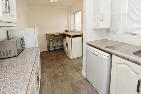 75 Common Road, Low Moor, Bradford, BD12 0TN