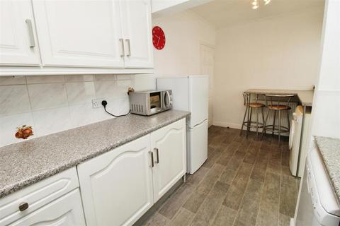 75 Common Road, Low Moor, Bradford, BD12 0TN