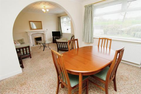 75 Common Road, Low Moor, Bradford, BD12 0TN