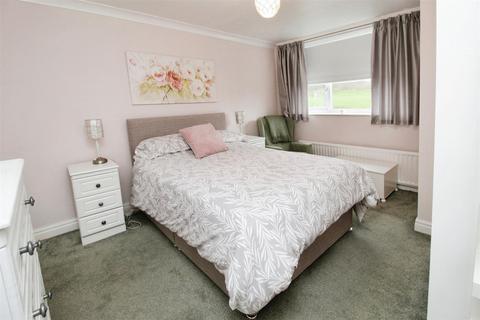75 Common Road, Low Moor, Bradford, BD12 0TN