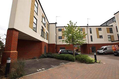 2 bedroom apartment to rent, Longacres Way, Chichester