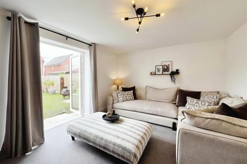 3 bedroom semi-detached house for sale, Florence Way, Winsford