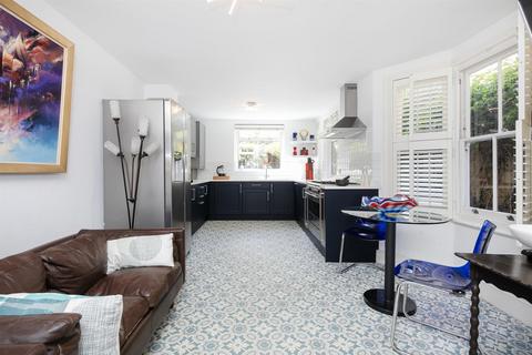 4 bedroom terraced house for sale, Bushey Hill Road, Camberwell, SE5