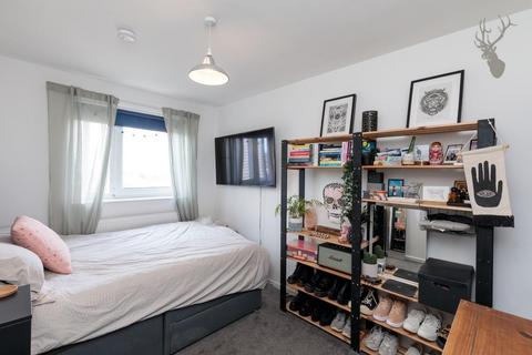 2 bedroom flat to rent, Jodrell Road, London