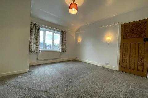 3 bedroom terraced house to rent, East View, Northallerton