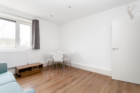 1 bedroom flat to rent, Globe Road, London