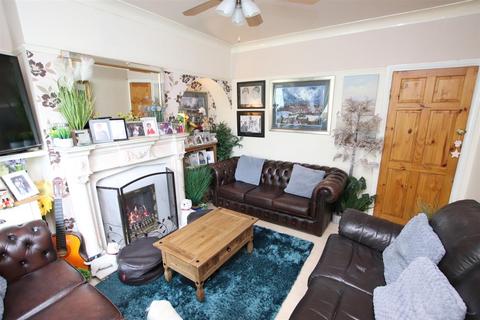 4 bedroom semi-detached house for sale, Norman Lane, Eccleshill