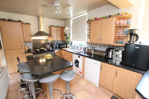 4 bedroom semi-detached house for sale, Norman Lane, Eccleshill