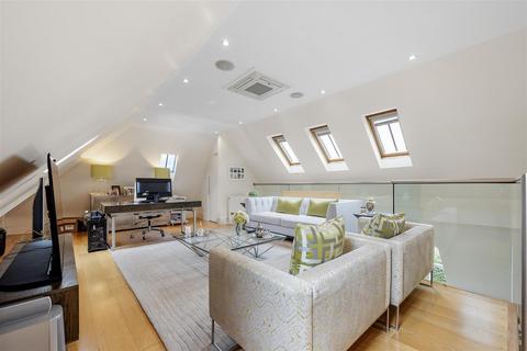 3 bedroom apartment for sale, Rosslyn Hill, Belsize Park NW3