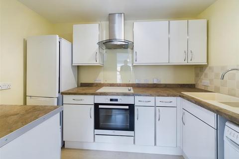 2 bedroom flat for sale, Commonwealth Drive, Three Bridges RH10