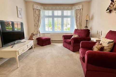 8 Fisher Road, Alcester, B49 6FF