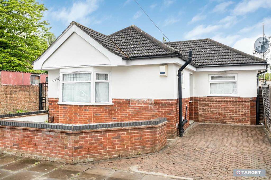 Tudor Road, London N9 2 bed detached bungalow for sale £415,000