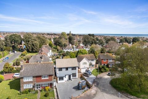 4 bedroom detached house for sale, Falmer Avenue, Goring-By-Sea, Worthing