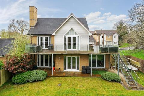 4 Endeavour Avenue, Exeter, EX2 7GR