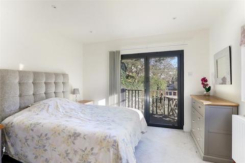 2 bedroom cottage for sale, High Street, Chalford, Stroud