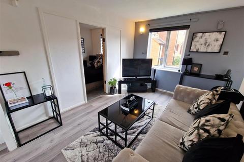 1 bedroom flat for sale, Highgrove Close, Calne