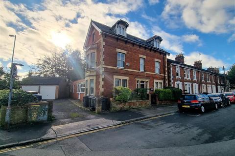 7 bedroom flat for sale, Lethbridge Road, Swindon