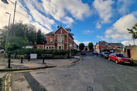 7 bedroom flat for sale, Lethbridge Road, Swindon